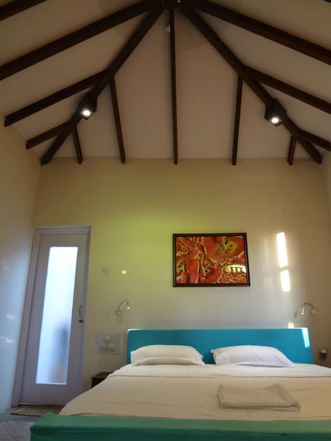 Aquatica Resorts & Spa Morjim Bagian luar foto