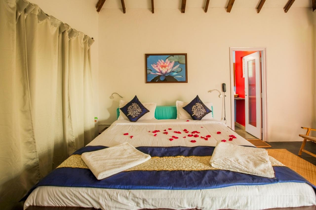 Aquatica Resorts & Spa Morjim Bagian luar foto