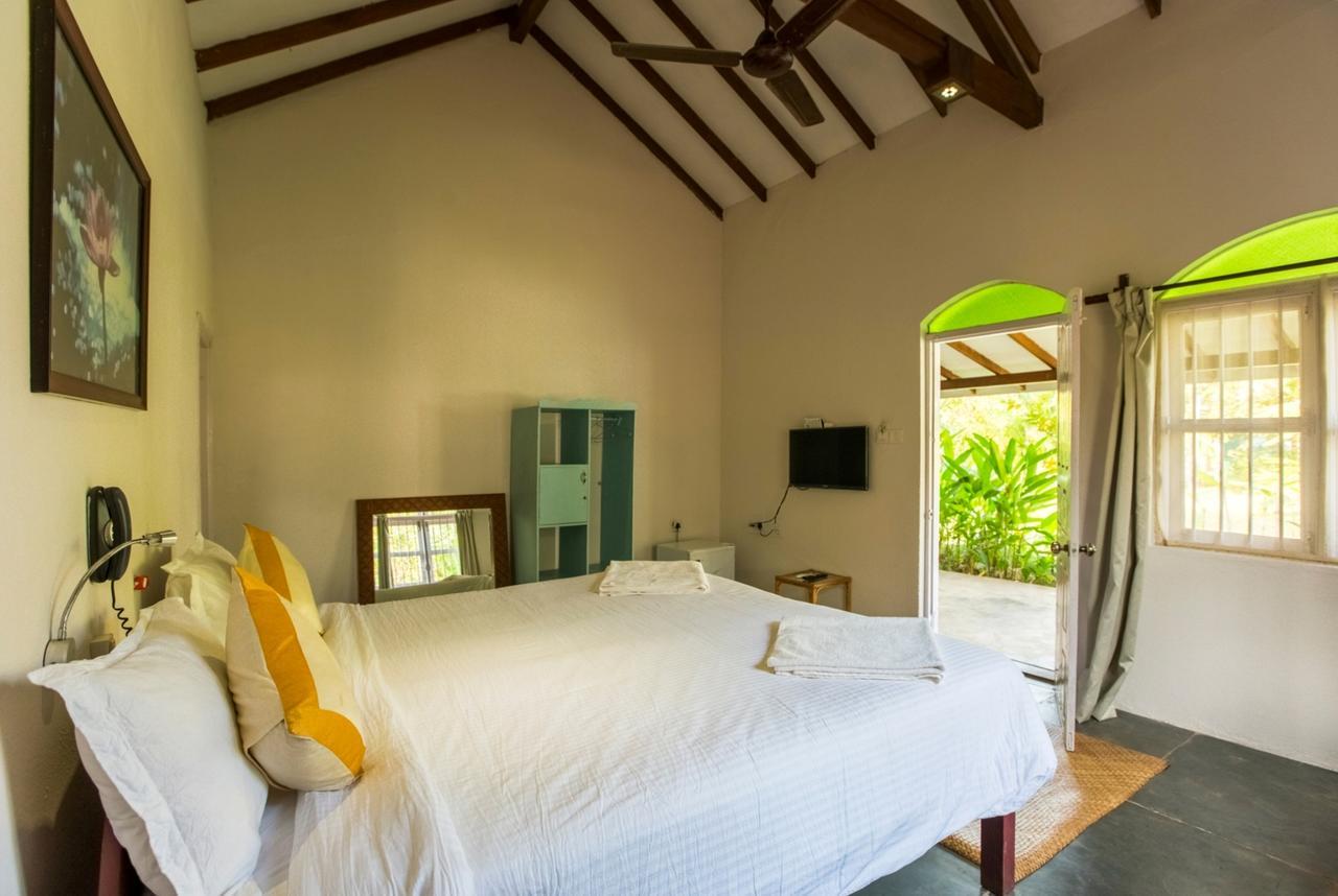 Aquatica Resorts & Spa Morjim Bagian luar foto