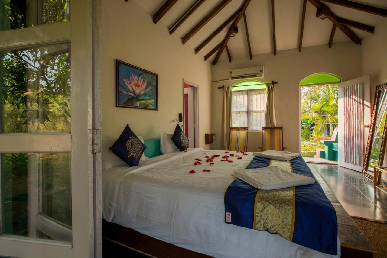 Aquatica Resorts & Spa Morjim Bagian luar foto