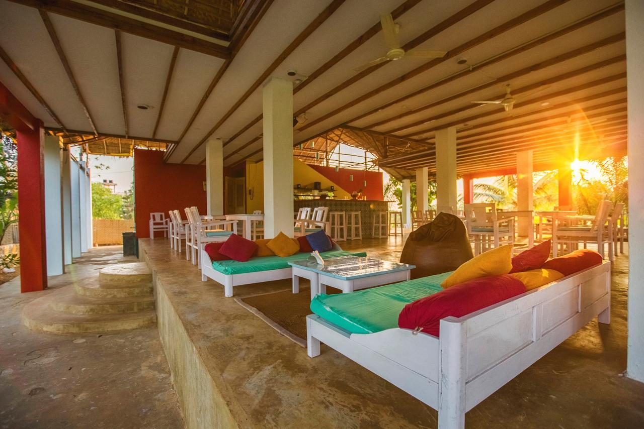 Aquatica Resorts & Spa Morjim Bagian luar foto