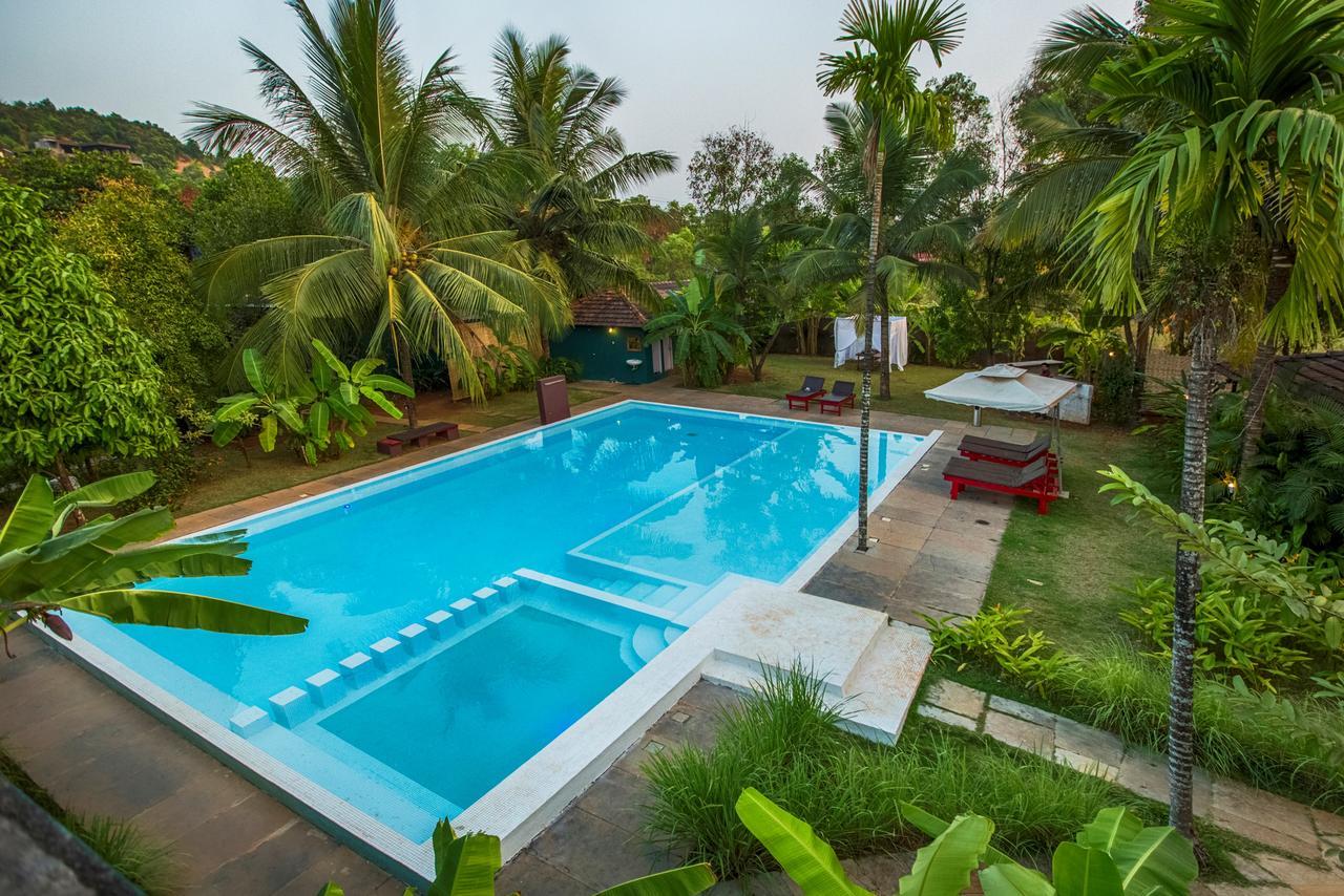 Aquatica Resorts & Spa Morjim Bagian luar foto