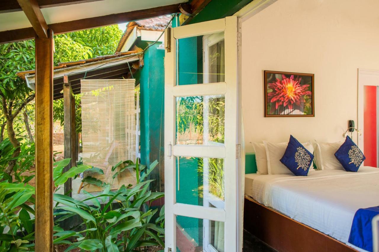 Aquatica Resorts & Spa Morjim Bagian luar foto