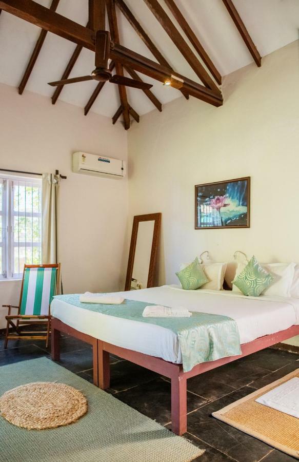 Aquatica Resorts & Spa Morjim Bagian luar foto